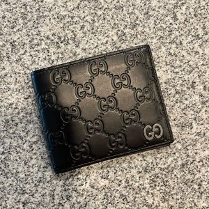 Gucci Signature wallet